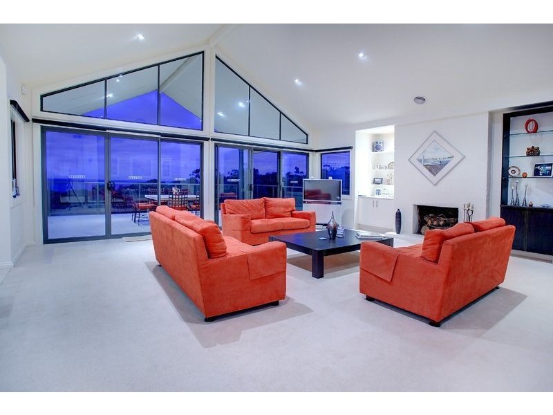 10 Hall Street, Mount Martha VIC 3934