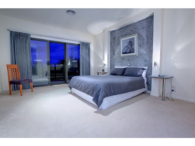 10 Hall Street, Mount Martha VIC 3934