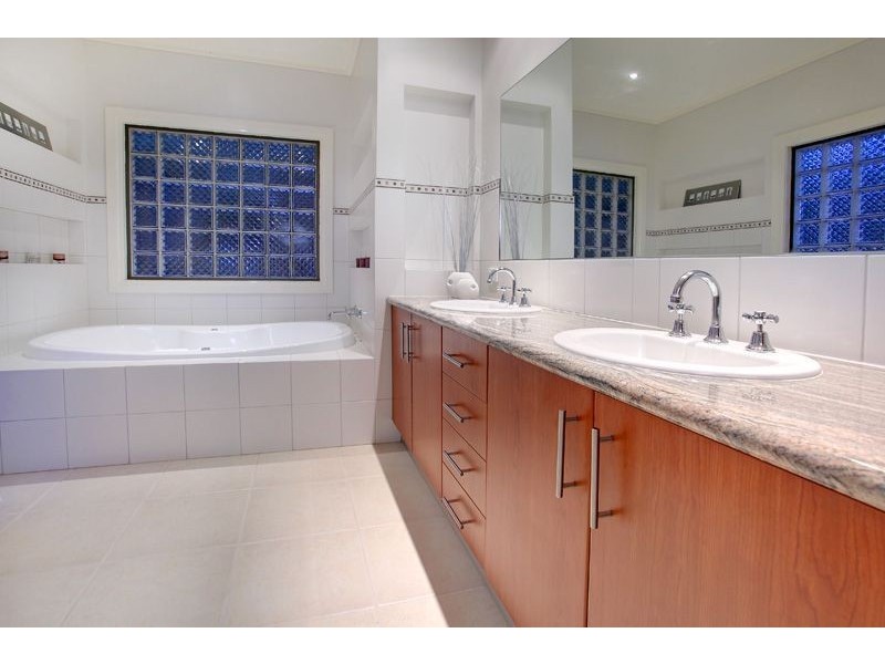 10 Hall Street, Mount Martha VIC 3934