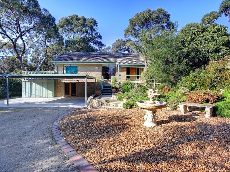 8 Banksia Grove, Mount Martha VIC 3934