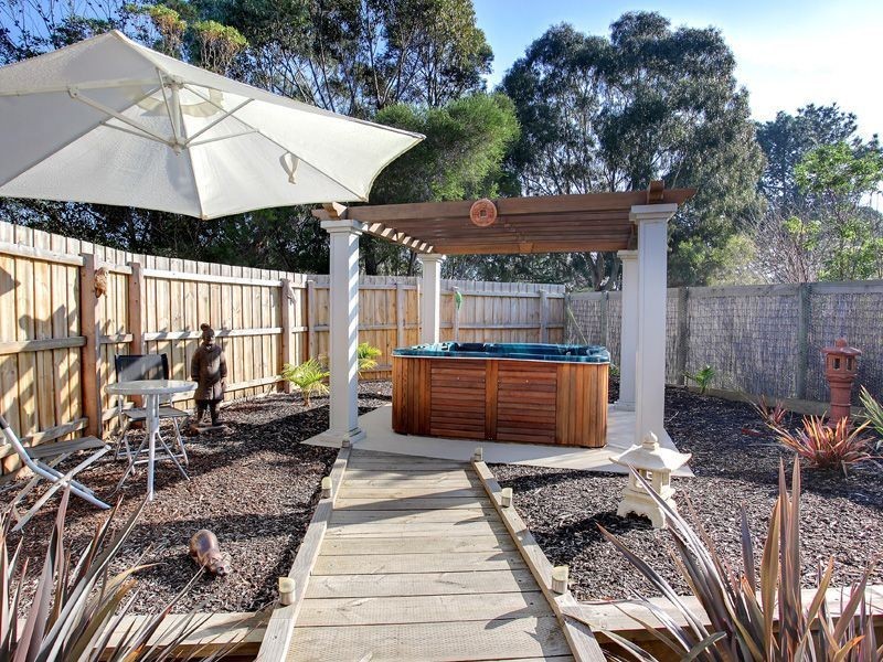 8 Banksia Grove, Mount Martha VIC 3934