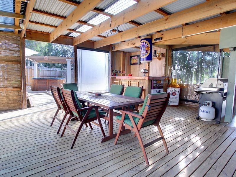 8 Banksia Grove, Mount Martha VIC 3934