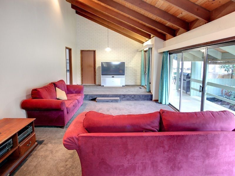 8 Banksia Grove, Mount Martha VIC 3934