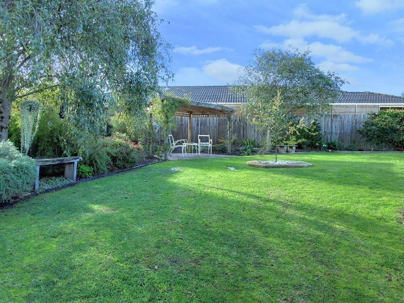 11 Veda Avenue, Mount Martha VIC 3934