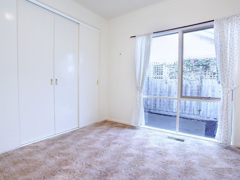 1/6 Beach Grove, Mornington VIC 3931