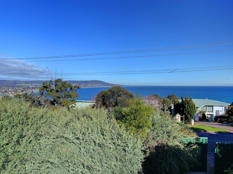 8 Ellerina Road, Mount Martha VIC 3934