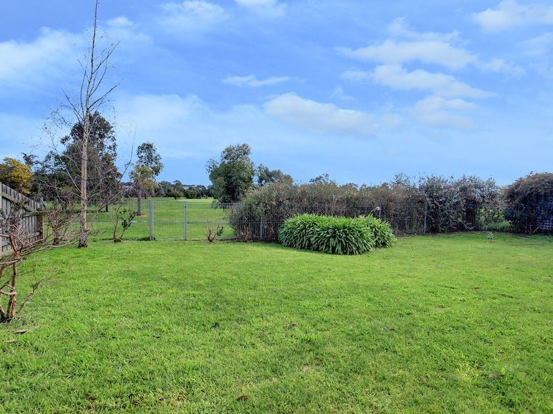 90 Country Club Drive, Safety Beach VIC 3936