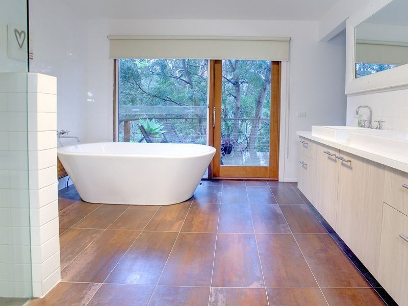 27 Essex Road, Mount Martha VIC 3934