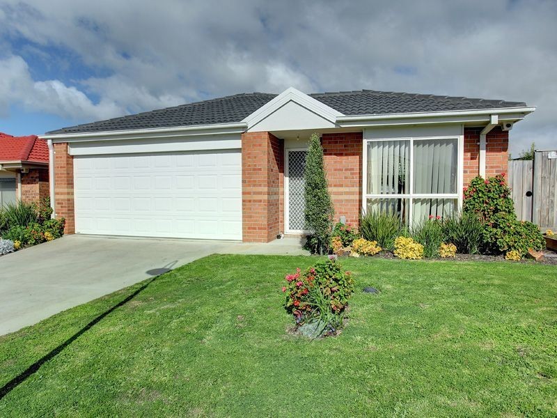 41 Meadow Crest Circuit, Mount Martha VIC 3934