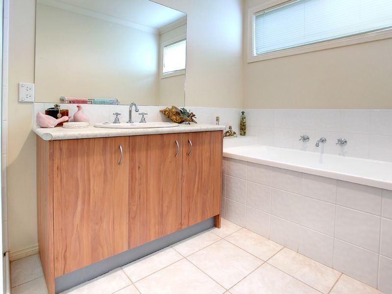 41 Meadow Crest Circuit, Mount Martha VIC 3934