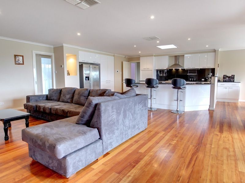 10 Helen Street, Mount Martha VIC 3934