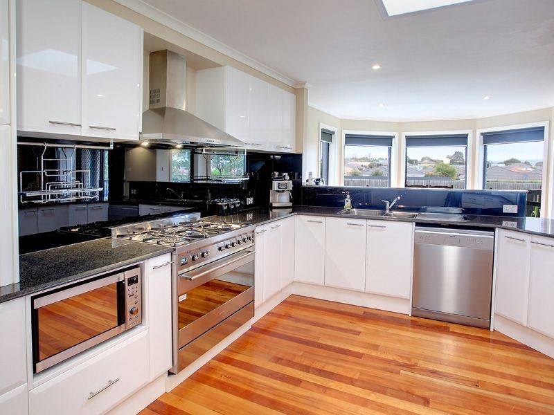 10 Helen Street, Mount Martha VIC 3934