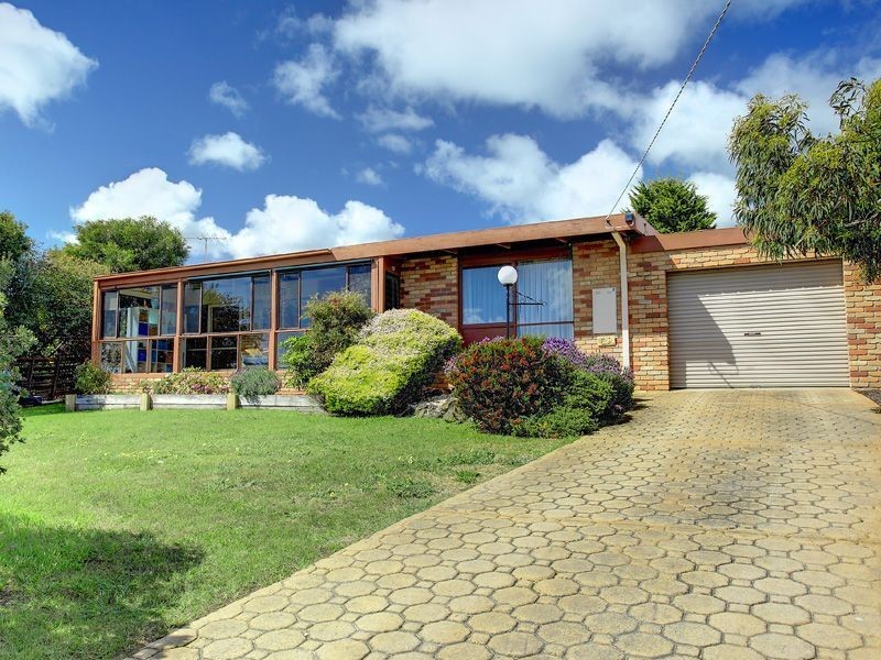 8 Gray Street, Mount Martha VIC 3934