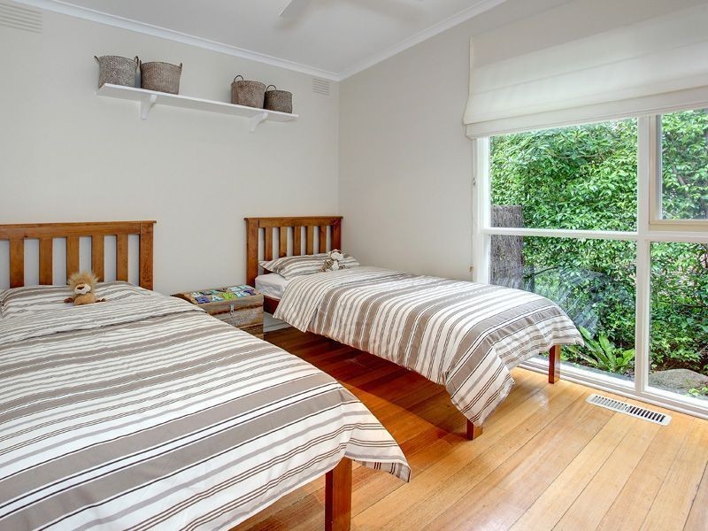 5 McLeod Road, Mount Martha VIC 3934