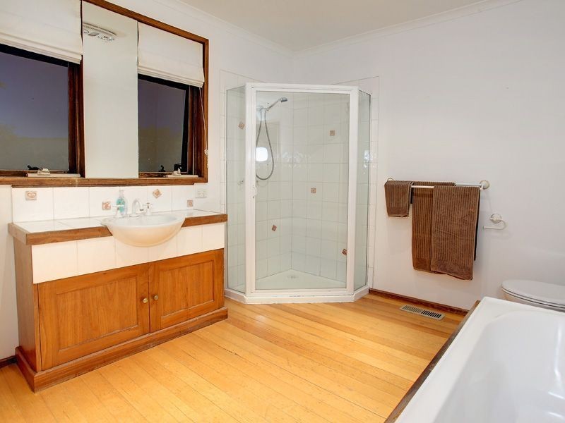 5 McLeod Road, Mount Martha VIC 3934