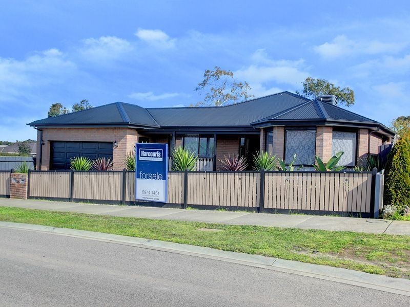 10 Helen Street, Mount Martha VIC 3934