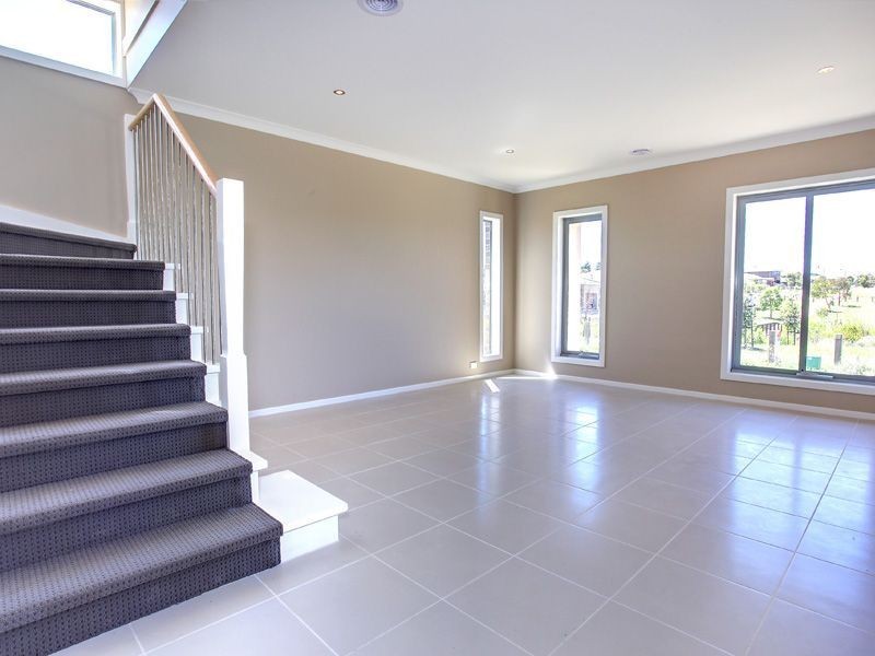 8 Arthur Walk, Mount Martha VIC 3934