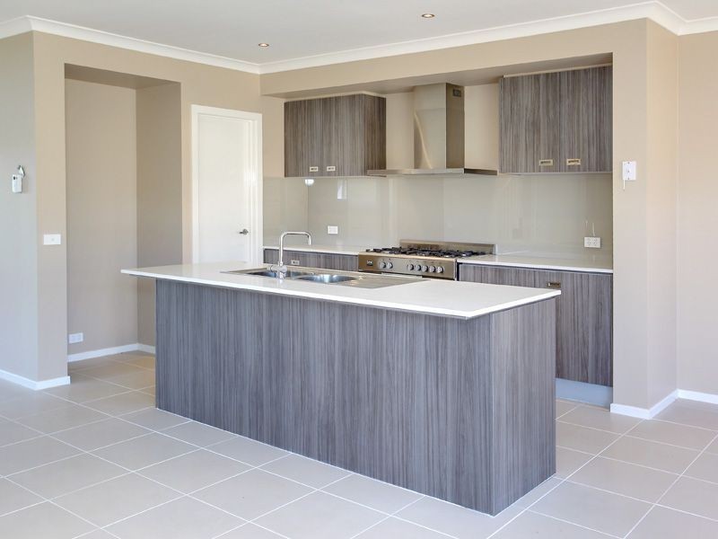 8 Arthur Walk, Mount Martha VIC 3934