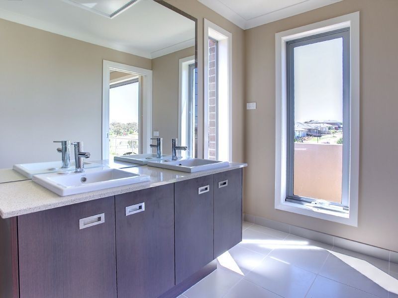 8 Arthur Walk, Mount Martha VIC 3934