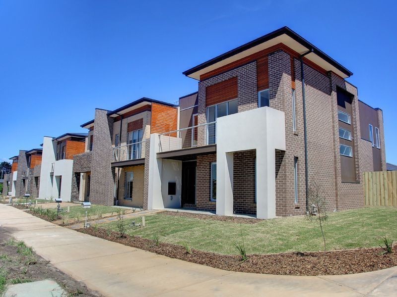 8 Arthur Walk, Mount Martha VIC 3934