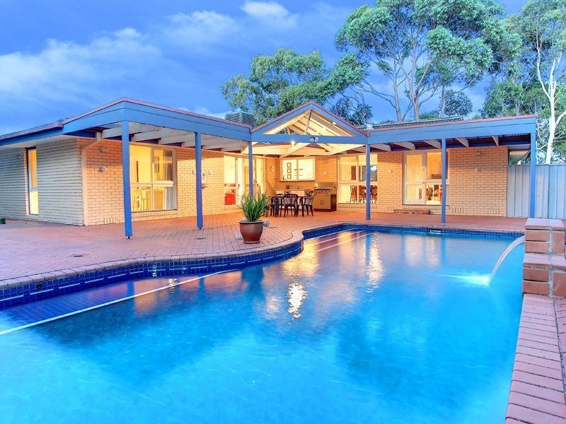 16 Sherwood Crescent, Mount Martha VIC 3934