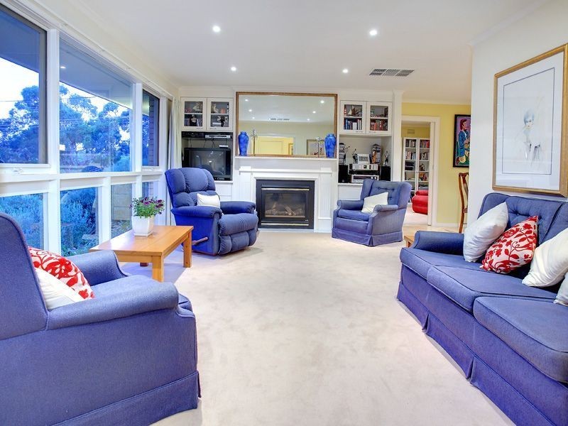 16 Sherwood Crescent, Mount Martha VIC 3934