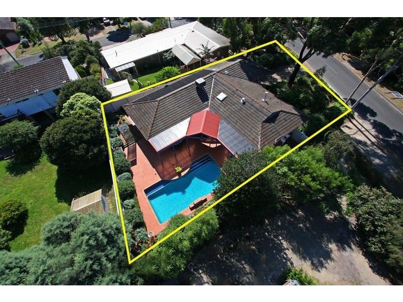 16 Sherwood Crescent, Mount Martha VIC 3934