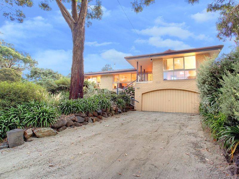 16 Sherwood Crescent, Mount Martha VIC 3934