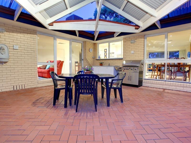 16 Sherwood Crescent, Mount Martha VIC 3934