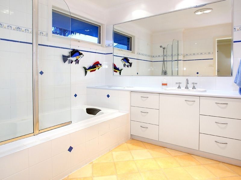 16 Sherwood Crescent, Mount Martha VIC 3934