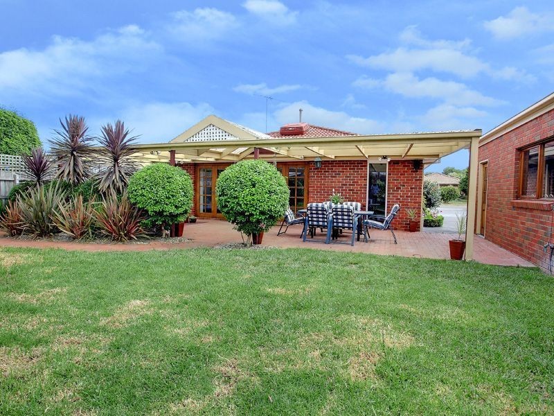 16 Flora Road, Mount Martha VIC 3934