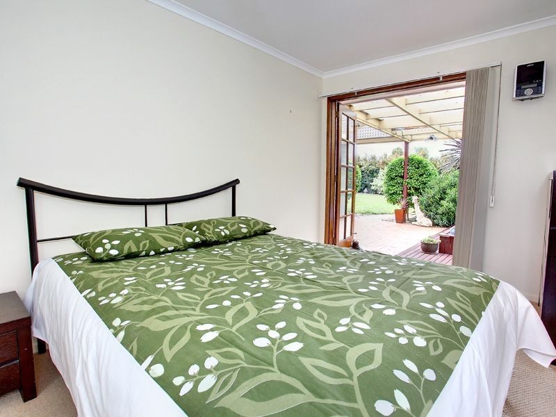 16 Flora Road, Mount Martha VIC 3934