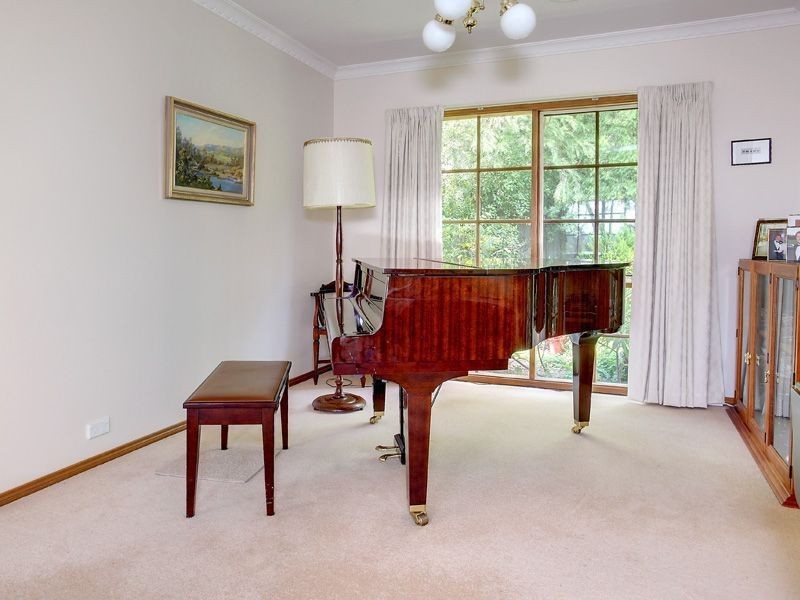 8 Solomons Terrace, Mount Martha VIC 3934