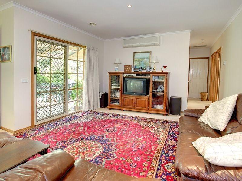 8 Solomons Terrace, Mount Martha VIC 3934