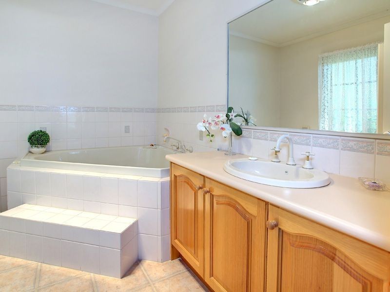 8 Solomons Terrace, Mount Martha VIC 3934