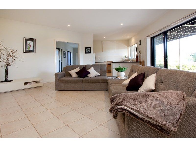 2 Ferne Place, Mount Martha VIC 3934