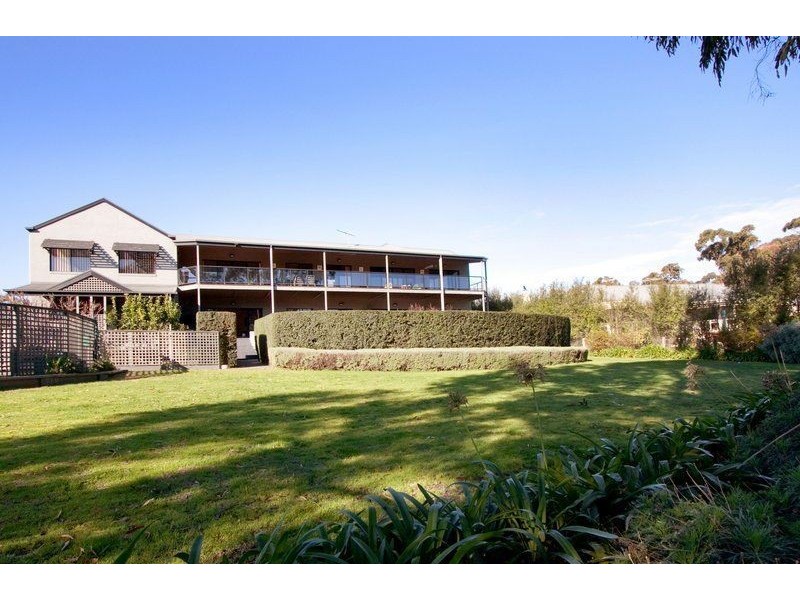 2 Ferne Place, Mount Martha VIC 3934