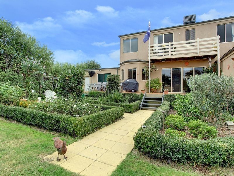 40 Balcombe Drive, Mount Martha VIC 3934