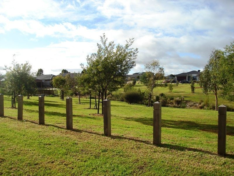 3 Arthur Walk, Mount Martha VIC 3934