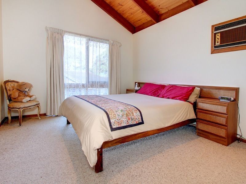 24 Sherwood Crescent, Mount Martha VIC 3934