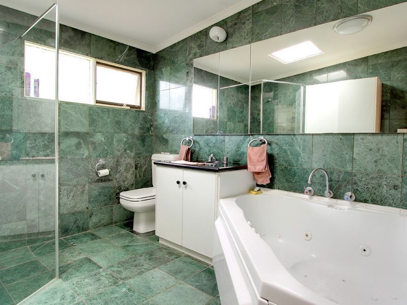 16 Finlayson Avenue, Mount Martha VIC 3934