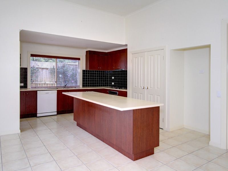 9 Hinkler Street, Mount Martha VIC 3934