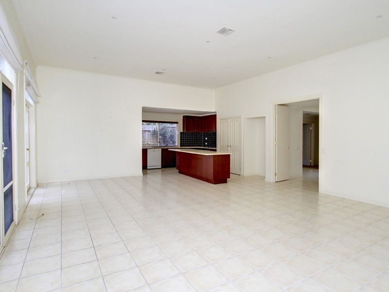 9 Hinkler Street, Mount Martha VIC 3934