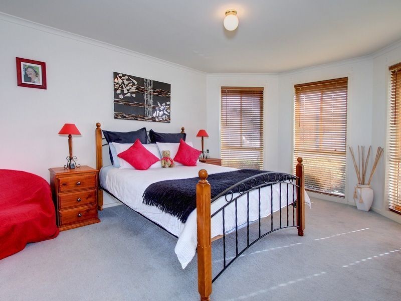 6 Piping Lane, Mount Martha VIC 3934