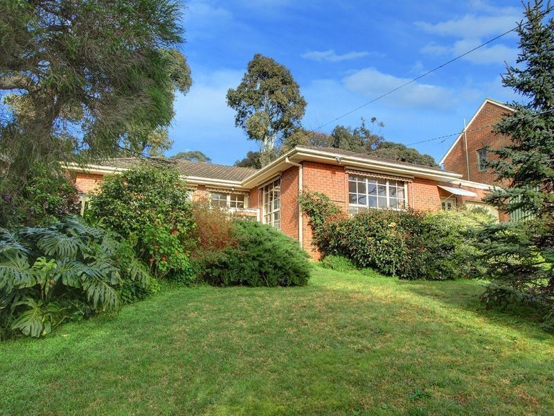 20 St Ives Grove, Mount Martha VIC 3934