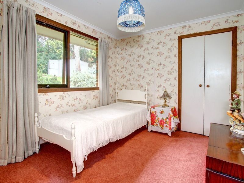 20 St Ives Grove, Mount Martha VIC 3934