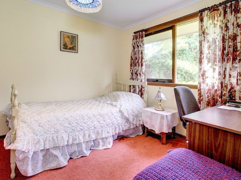 20 St Ives Grove, Mount Martha VIC 3934