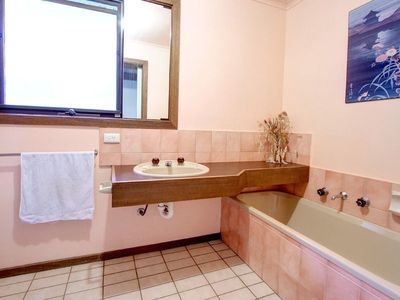 20 St Ives Grove, Mount Martha VIC 3934
