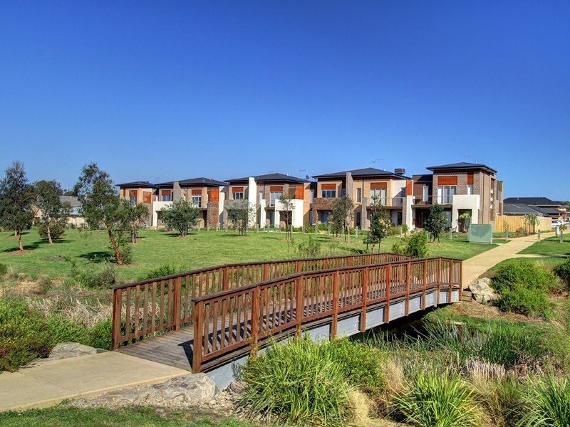 8 Arthur Walk, Mount Martha VIC 3934