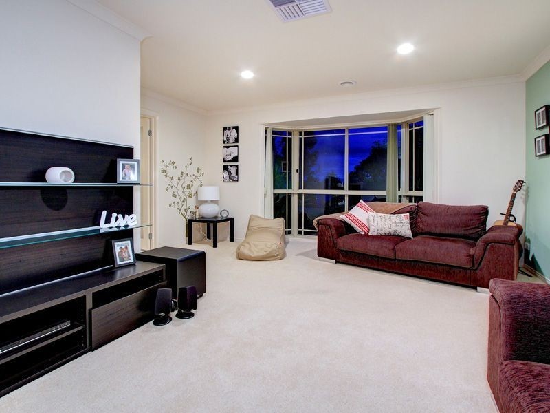 32 Meadow Crest Circuit, Mount Martha VIC 3934